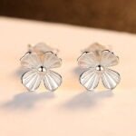 【送料無料 10日返品/3ヶ月修理保証】 プチプラ ピアス 両耳用 レディース シルバー925 シルバー 大人気 スタッド 石なし シンプル 上品 おしゃれ 可愛い かわいい きれいめ 通勤 モチーフ フラワー 花 ce0304