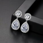 【送料無料 10日返品/3ヶ月修理保証】 プチプラ ピアス 両耳用 レディース キュービックジルコニア ホワイト 真鍮 シルバー スタッド ラウンド ペア ドロップ 揺れる ゆれる ぶら下がり 大きめ 大ぶり e19090601