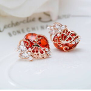 【送料無料 10日返品/3ヶ月修理保証】 プチプラ ピアス 両耳用 レディース キュービックジルコニア ブルー レッド 真鍮 ピンクゴールド 大人気 スタッド おしゃれ 可愛い かわいい きれいめ モチーフ 蝶 バタフライ e15100404