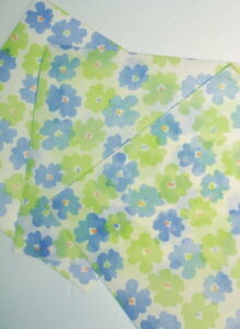 青緑花柄 下駄箱除湿シート (1枚が2足分サイズ・奥行28cm)×巾42cm×【6枚】【送料520円】(全面シリカゲル乾燥剤入) 下駄箱シート 下駄箱脱臭シート 下駄箱 靴 シューズボックス 靴用脱臭剤 消臭剤 脱臭剤 脱臭スプレー 乾燥剤 除湿シート ブーツ 脱臭炭 ラック